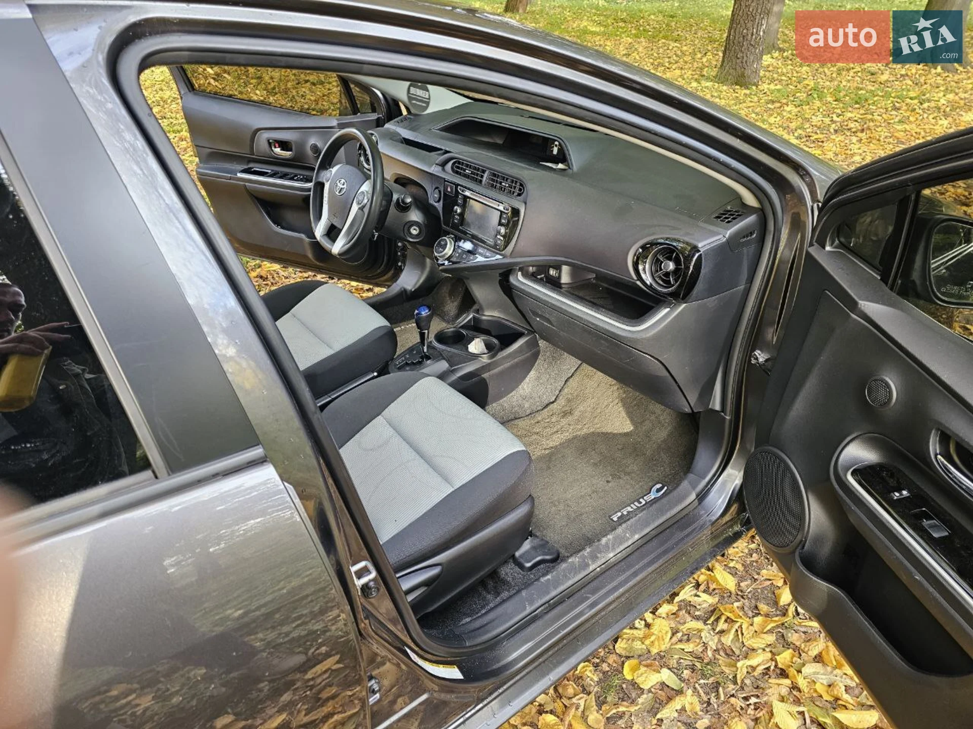 2016 Toyota Prius c - мініатюра 8