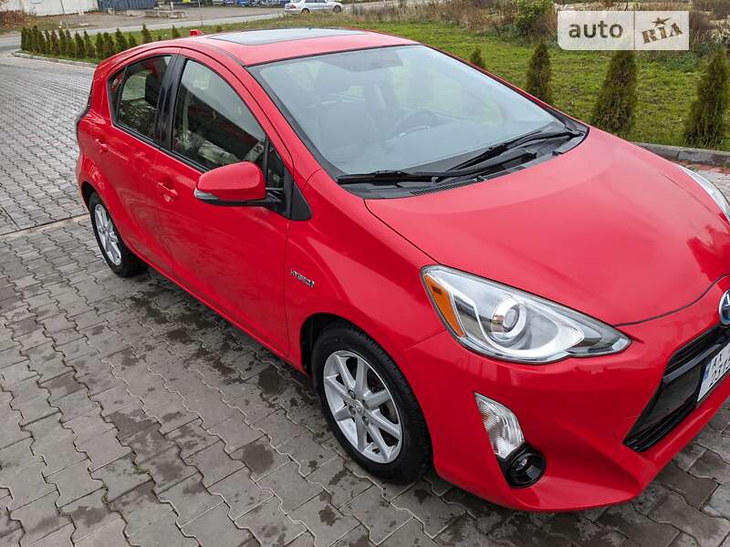 Хэтчбек Toyota Prius C 2015 в Тернополе