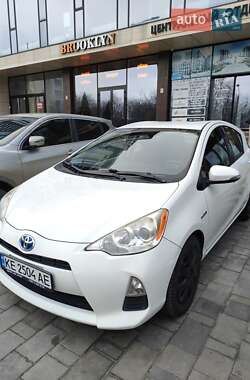 Хетчбек Toyota Prius C 2013 в Дніпрі