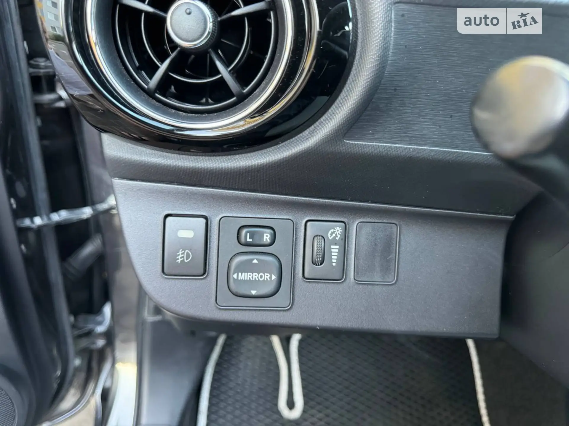 2015 Toyota Prius c - мініатюра 13