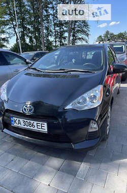 Хэтчбек Toyota Prius C 2014 в Запорожье