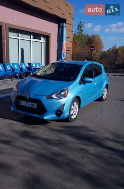 Хетчбек Toyota Prius C 2015 в Глевасі