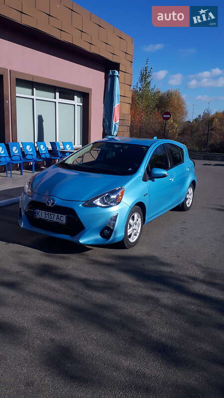 Toyota Prius C 2015