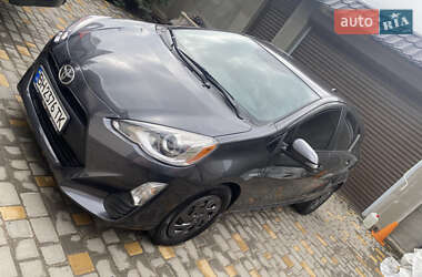 Хэтчбек Toyota Prius C 2016 в 