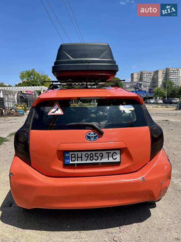 Хетчбек Toyota Prius C 2014 в Одесі