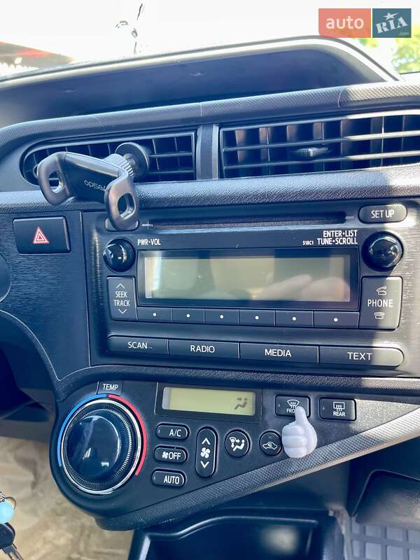 Хетчбек Toyota Prius C 2014 в Одесі