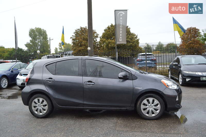 Хетчбек Toyota Prius C 2012 в Одесі