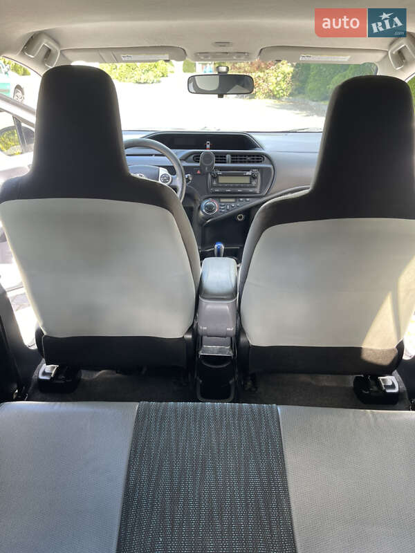 Хэтчбек Toyota Prius C 2013 в Львове