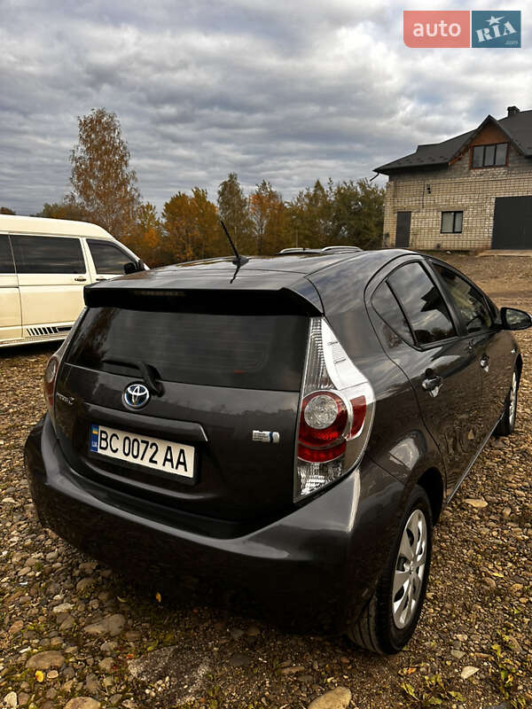 Хэтчбек Toyota Prius C 2014 в Трускавце