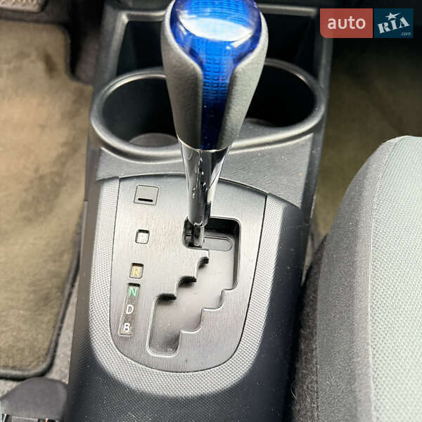 Хэтчбек Toyota Prius C 2015 в Киеве