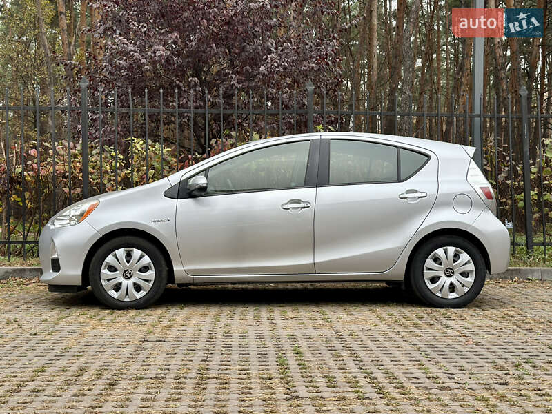 Хэтчбек Toyota Prius C 2014 в Киеве фото 12 Хэтчбек Toyota Prius C 2014 в Киеве