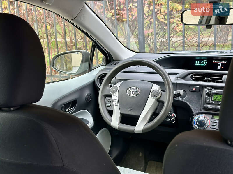 Хэтчбек Toyota Prius C 2014 в Киеве фото 39 Хэтчбек Toyota Prius C 2014 в Киеве