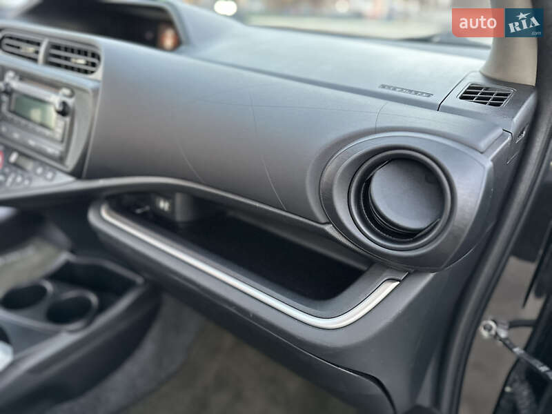 Хетчбек Toyota Prius C 2014 в Одесі фото 18 Хетчбек Toyota Prius C 2014 в Одесі