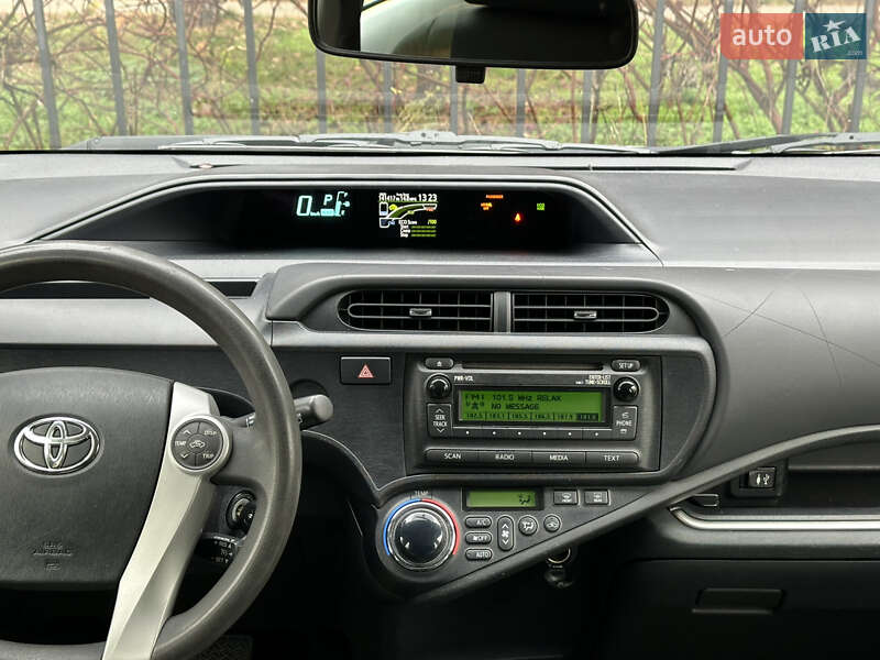 Хэтчбек Toyota Prius C 2014 в Киеве фото 42 Хэтчбек Toyota Prius C 2014 в Киеве