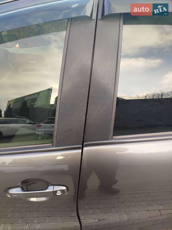 Хэтчбек Toyota Prius C 2014 в Кропивницком