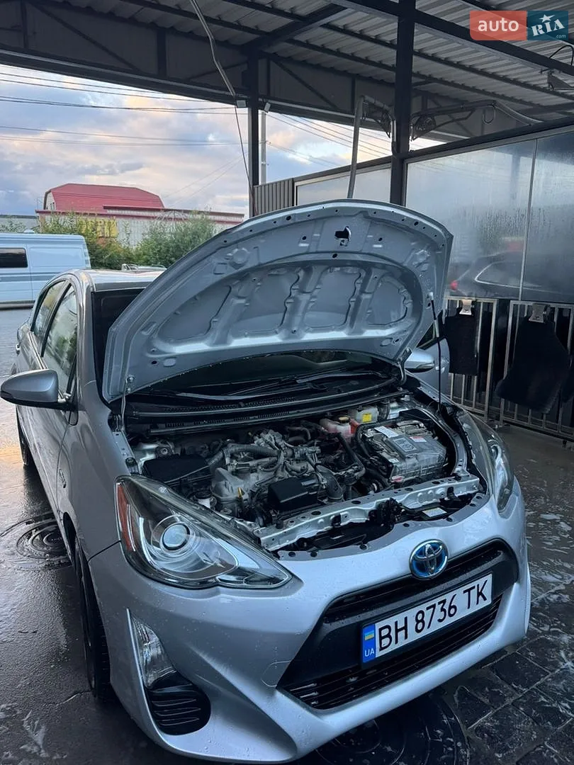 2015 Toyota Prius c - мініатюра 3