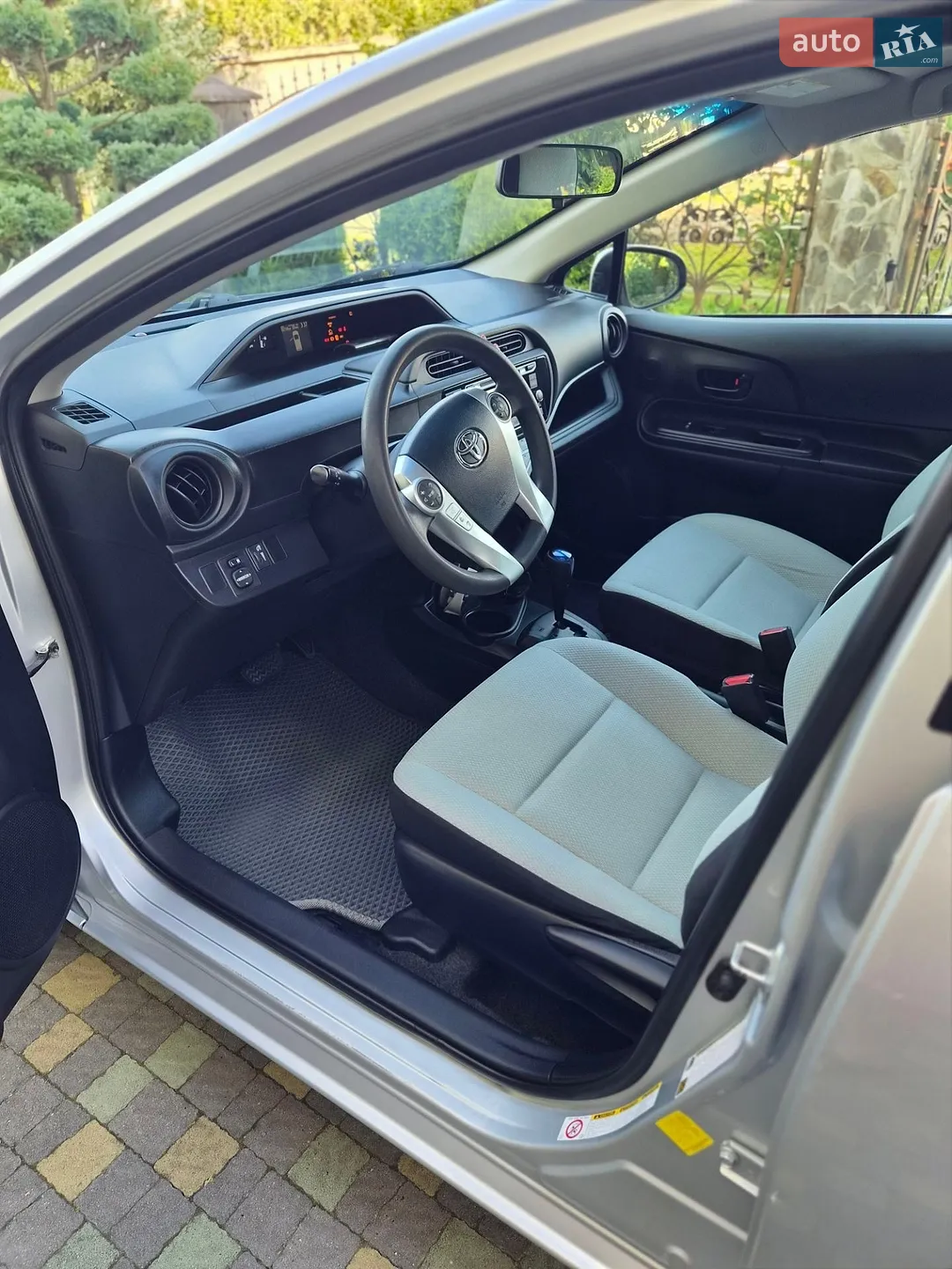 2015 Toyota Prius c - мініатюра 9