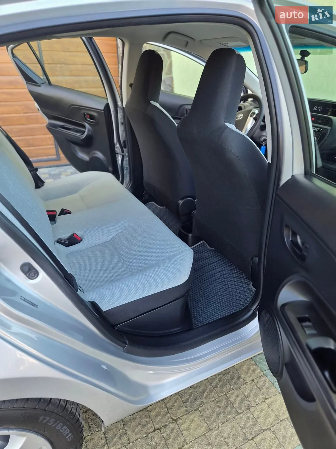 2015 Toyota Prius c - мініатюра 12