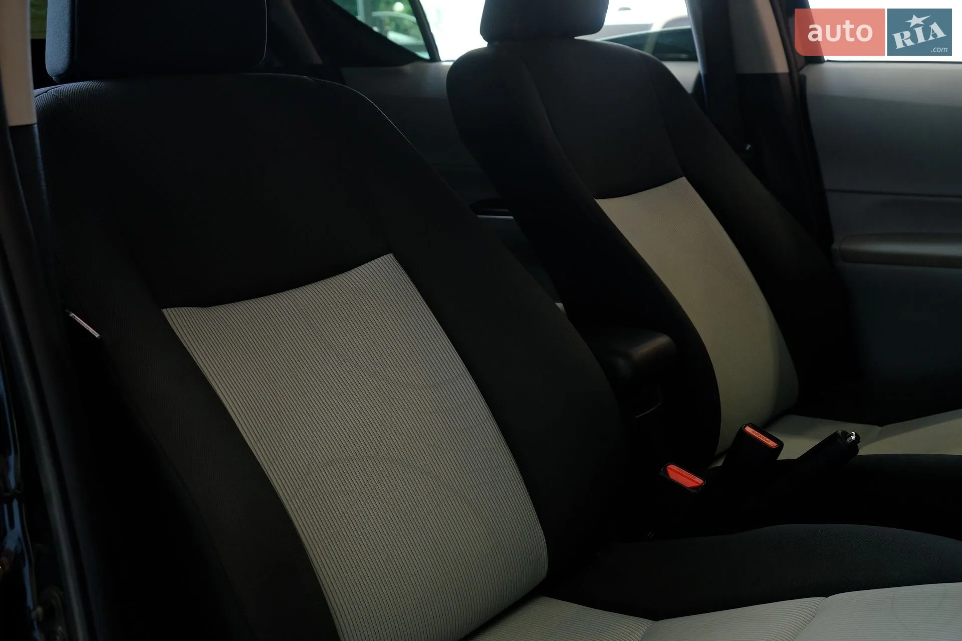 2013 Toyota Prius c - мініатюра 28