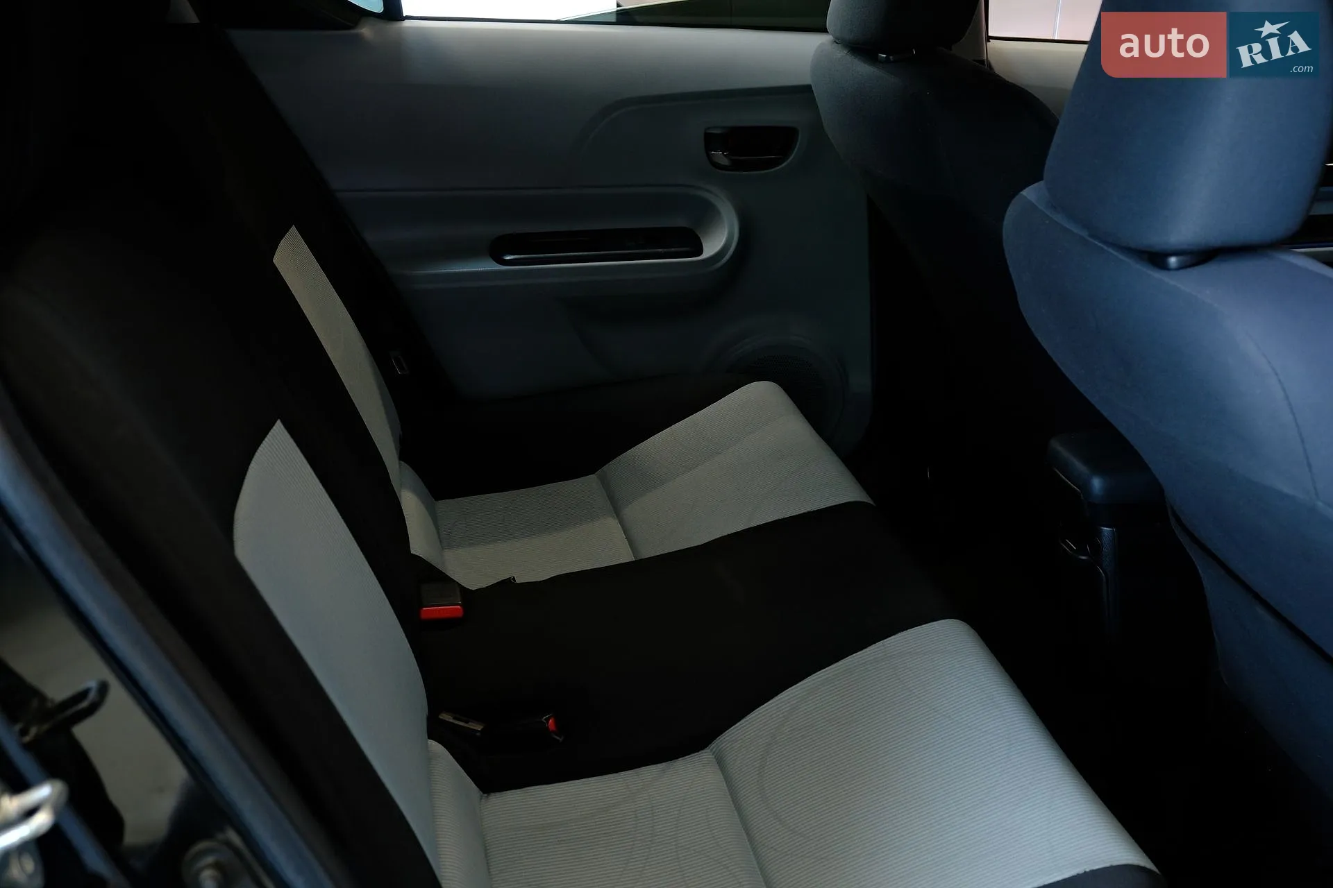 2013 Toyota Prius c - мініатюра 34