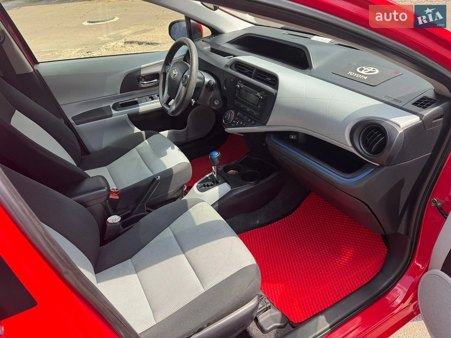 2012 Toyota Prius c - мініатюра 11