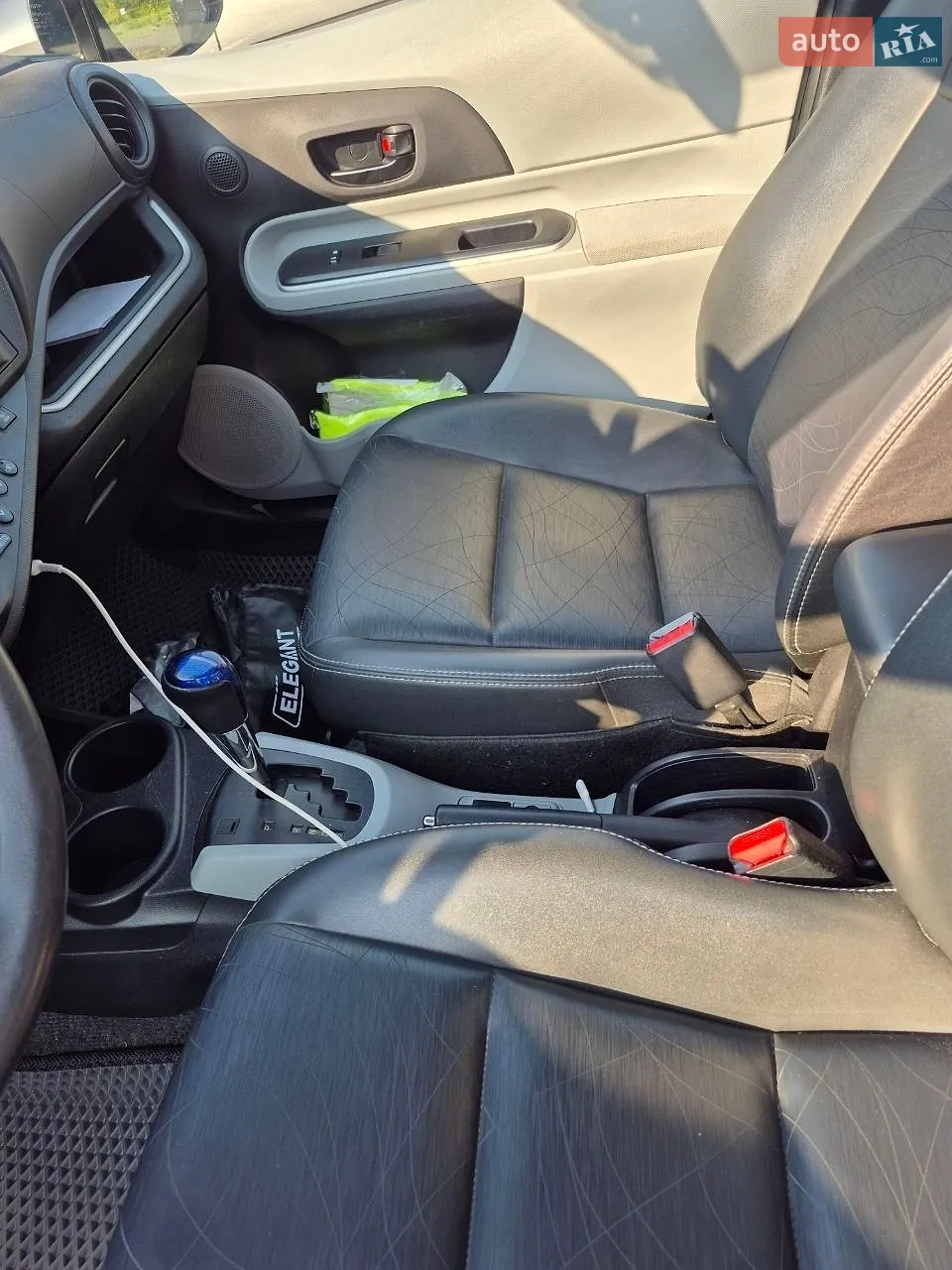 2014 Toyota Prius c - мініатюра 5