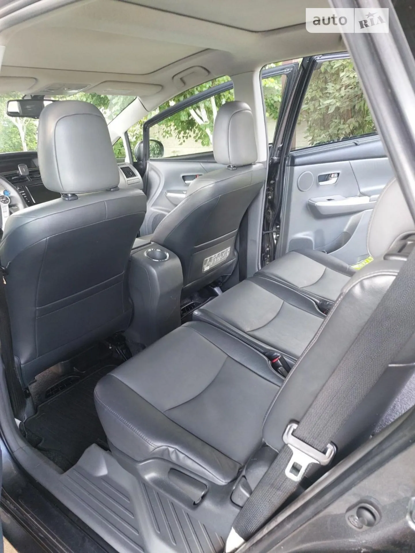 2012 Toyota Prius v (+) - мініатюра 2
