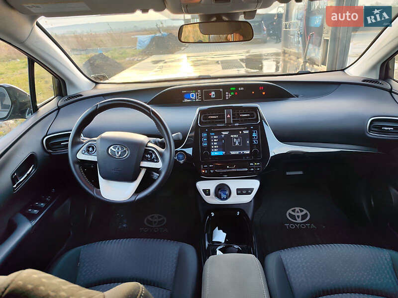 Хетчбек Toyota Prius Prime 2016 в Жовкві