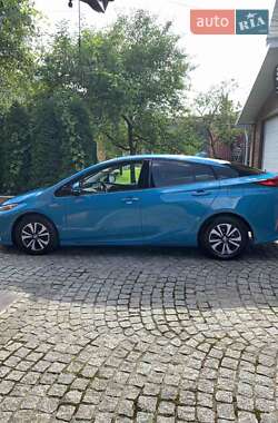 Хэтчбек Toyota Prius Prime 2018 в Косове