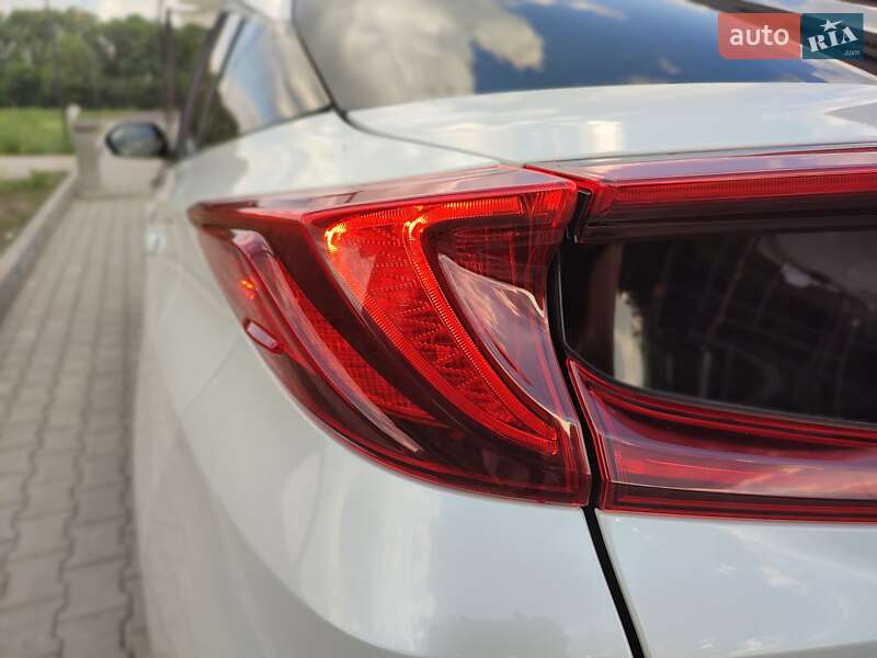 Хэтчбек Toyota Prius Prime 2021 в Днепре