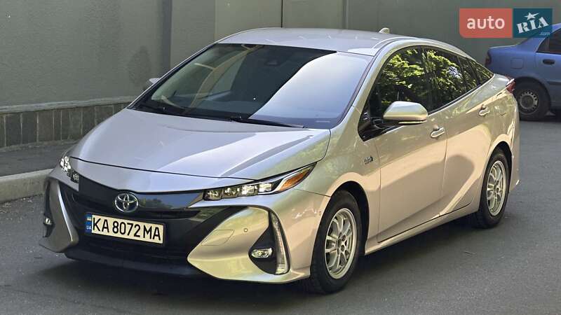 Хетчбек Toyota Prius Prime 2017 в Києві