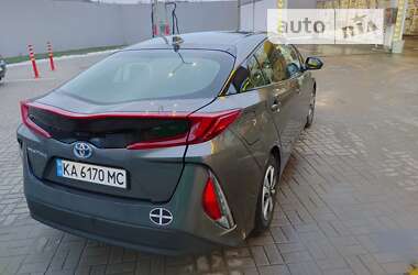 Хетчбек Toyota Prius Prime 2018 в Києві