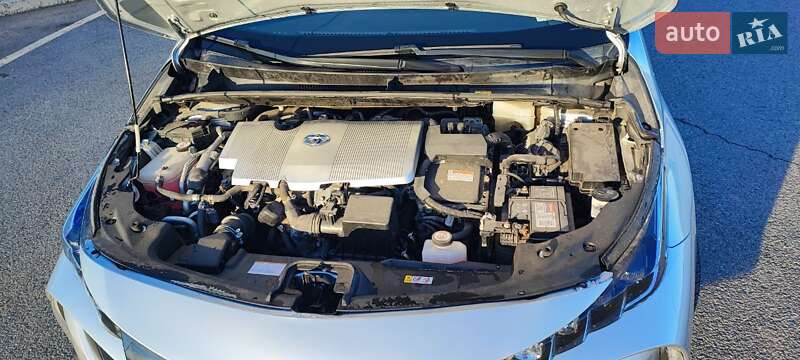 Хэтчбек Toyota Prius Prime 2017 в Днепре фото 14 Хэтчбек Toyota Prius Prime 2017 в Днепре