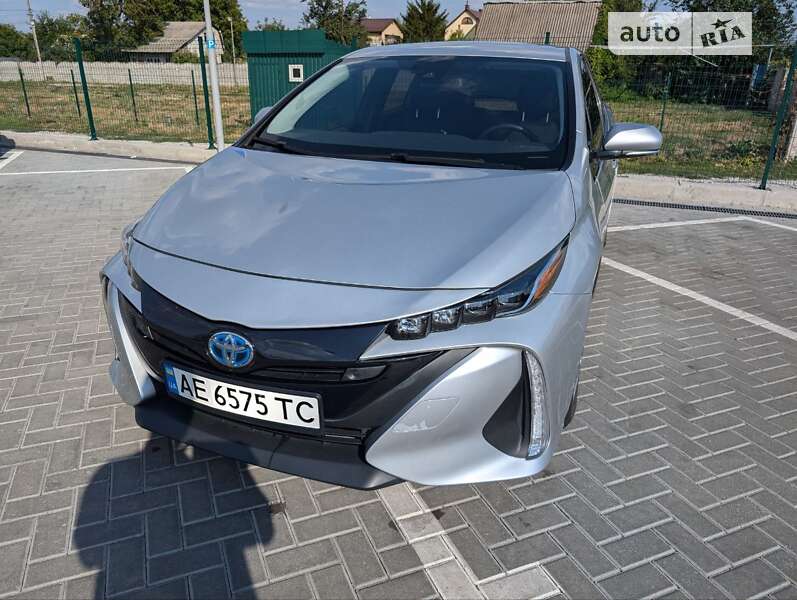 Хэтчбек Toyota Prius Prime 2019 в Днепре