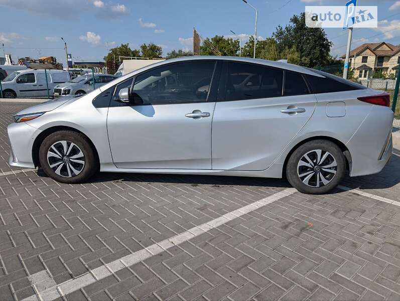 Хэтчбек Toyota Prius Prime 2019 в Днепре