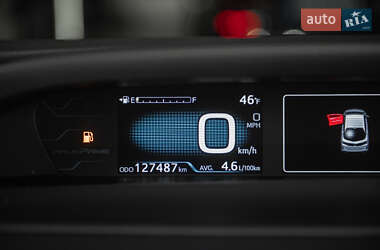 Хэтчбек Toyota Prius Prime 2017 в 