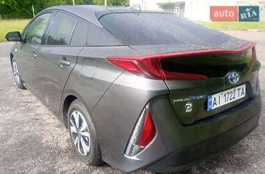Хетчбек Toyota Prius Prime 2018 в 