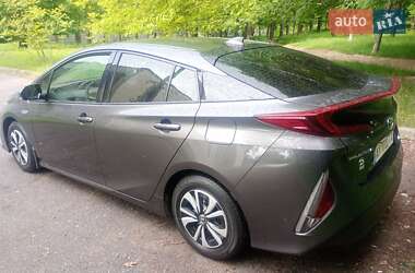 Хетчбек Toyota Prius Prime 2018 в 