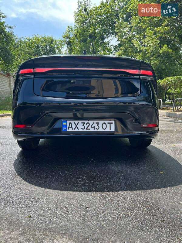 Хэтчбек Toyota Prius Prime 2023 в Киеве фото 12 Хэтчбек Toyota Prius Prime 2023 в Киеве