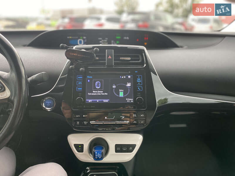 Хэтчбек Toyota Prius Prime 2017 в Киеве