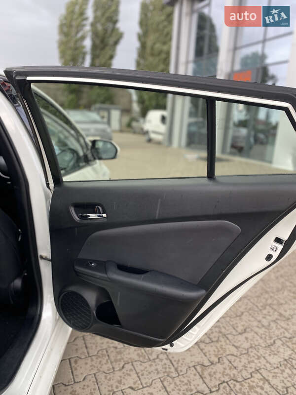 Хэтчбек Toyota Prius Prime 2017 в Киеве