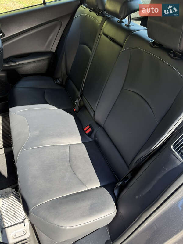 Хетчбек Toyota Prius Prime 2021 в Дніпрі фото 13 Хетчбек Toyota Prius Prime 2021 в Дніпрі