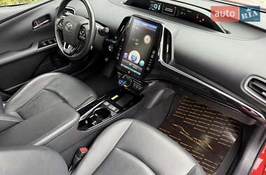 Хэтчбек Toyota Prius Prime 2019 в 
