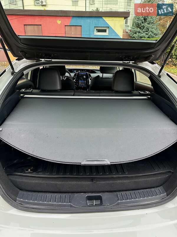 Хэтчбек Toyota Prius Prime 2019 в Киеве