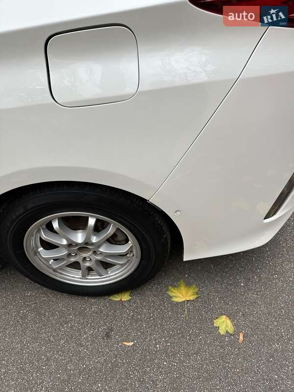 Хэтчбек Toyota Prius Prime 2019 в Киеве