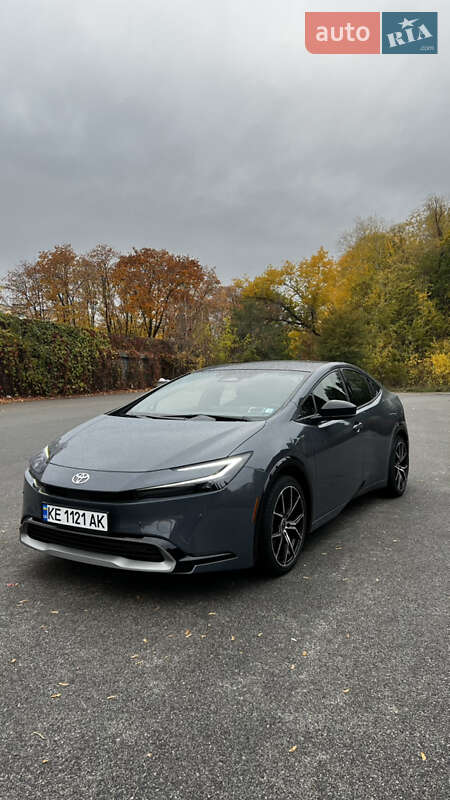 Хэтчбек Toyota Prius Prime 2023 в Днепре фото Хэтчбек Toyota Prius Prime 2023 в Днепре