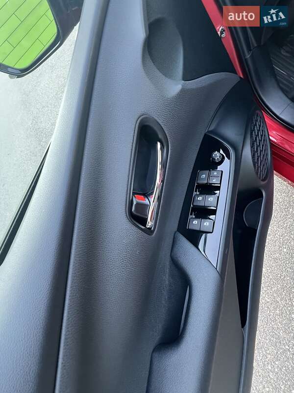 Хэтчбек Toyota Prius Prime 2017 в Киеве фото 9 Хэтчбек Toyota Prius Prime 2017 в Киеве