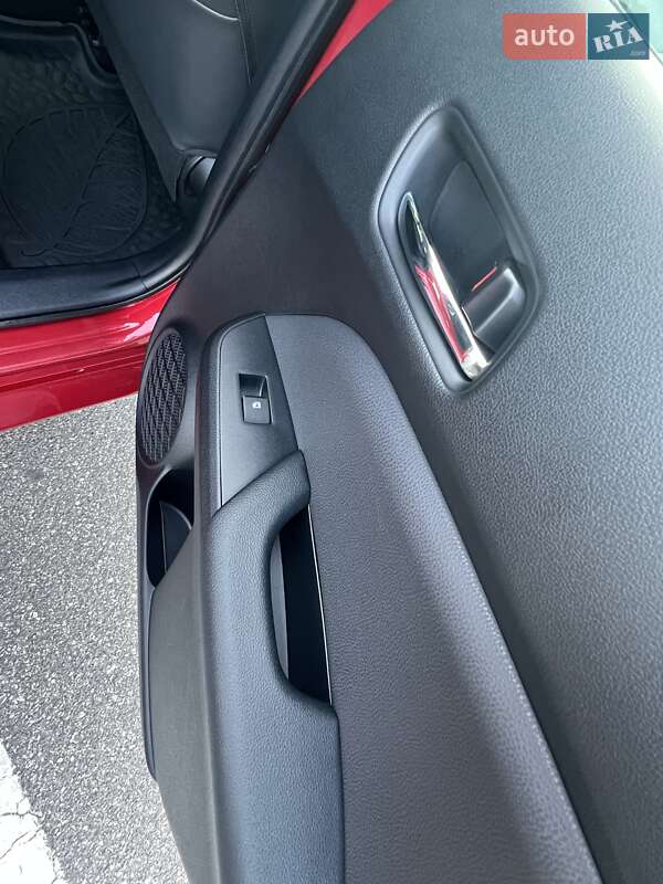 Хэтчбек Toyota Prius Prime 2017 в Киеве фото 18 Хэтчбек Toyota Prius Prime 2017 в Киеве