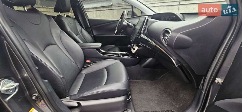 Хэтчбек Toyota Prius Prime 2018 в Киеве