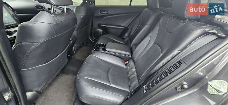 Хэтчбек Toyota Prius Prime 2018 в Киеве